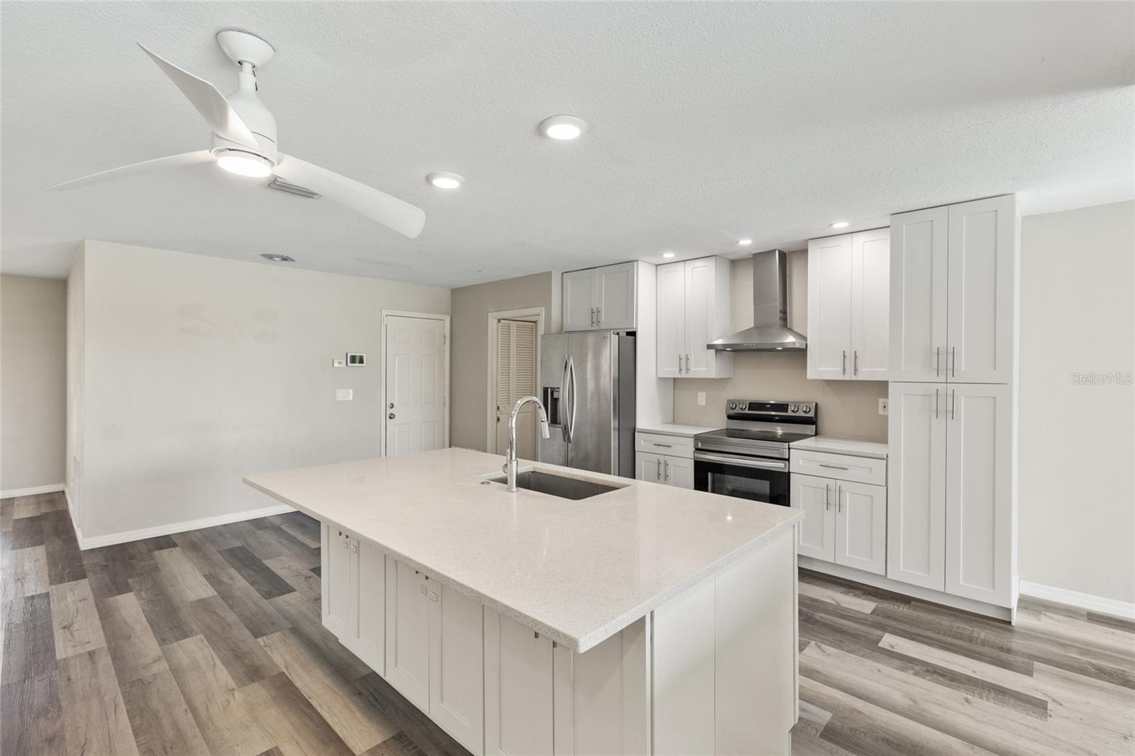 Image 3 of 25 For 1009 Kings Court