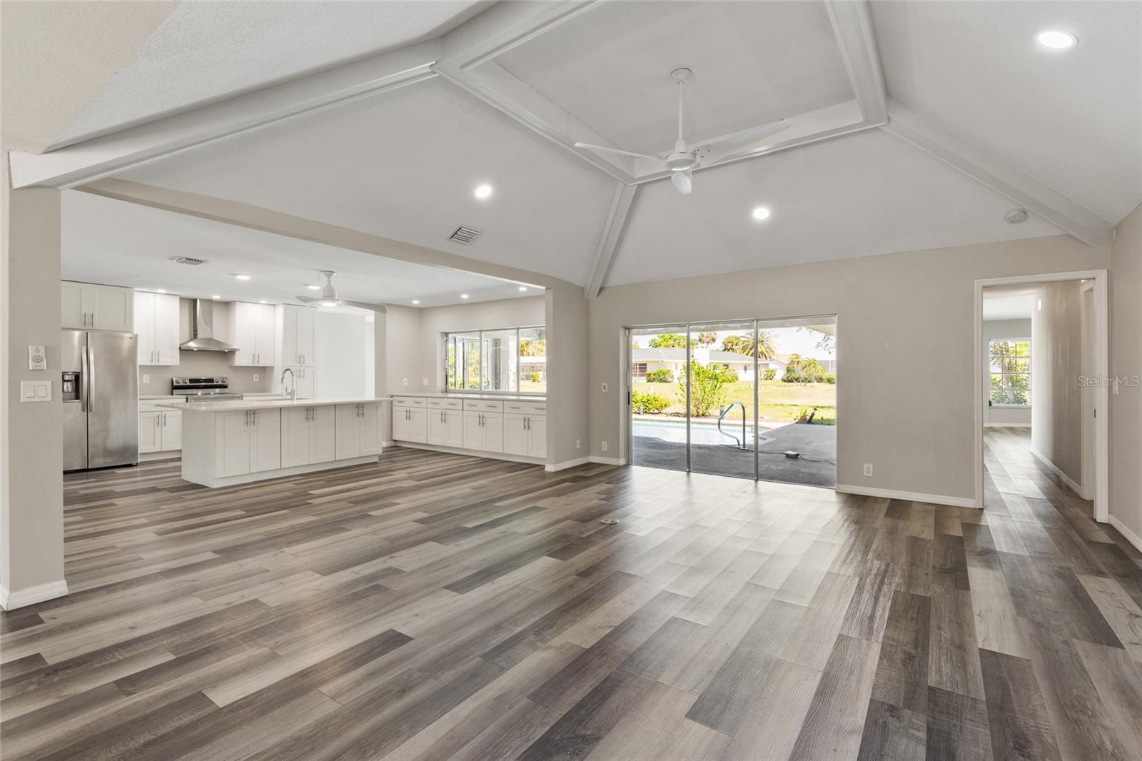 Image 5 of 25 For 1009 Kings Court