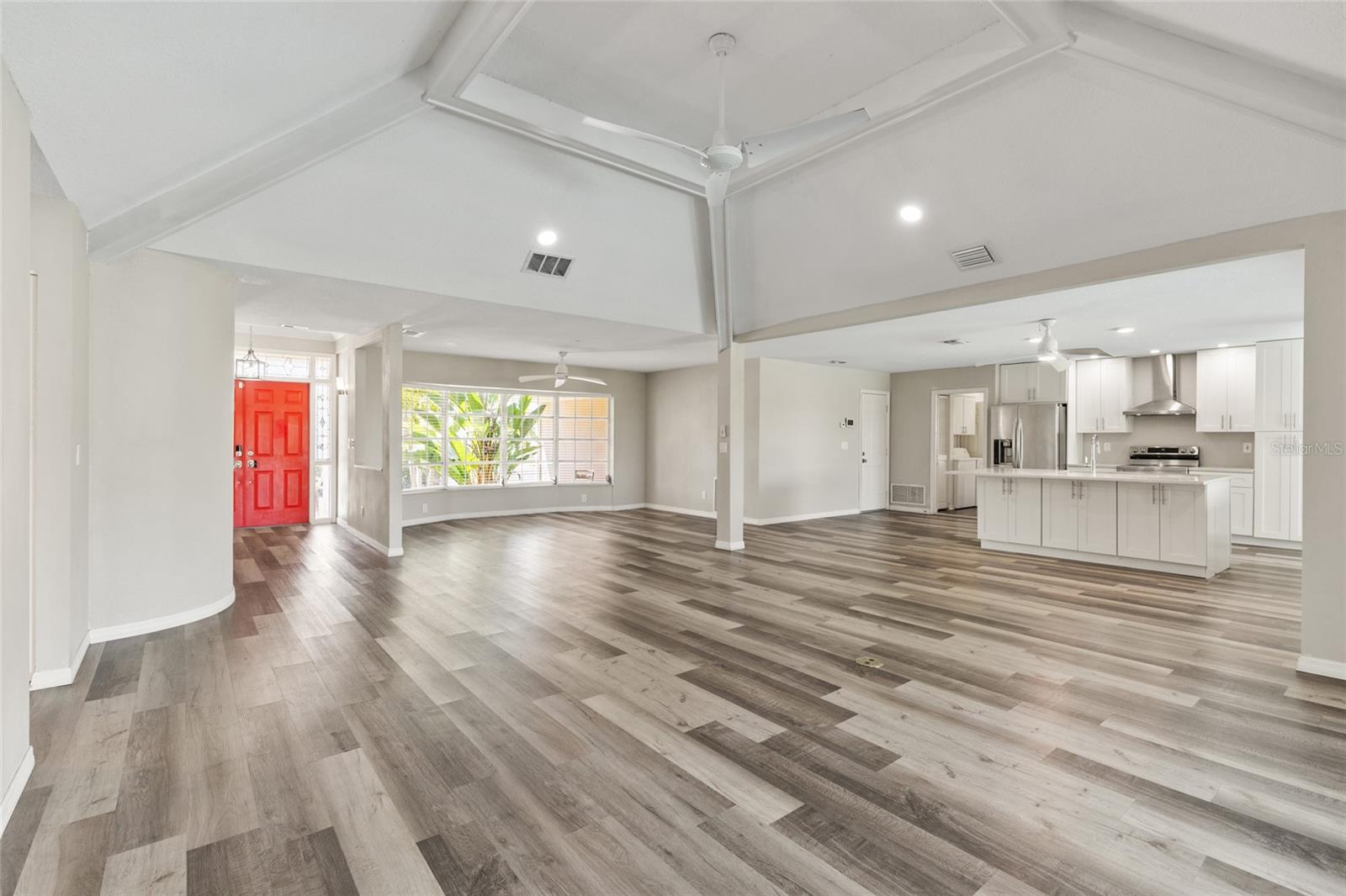 Image 6 of 25 For 1009 Kings Court