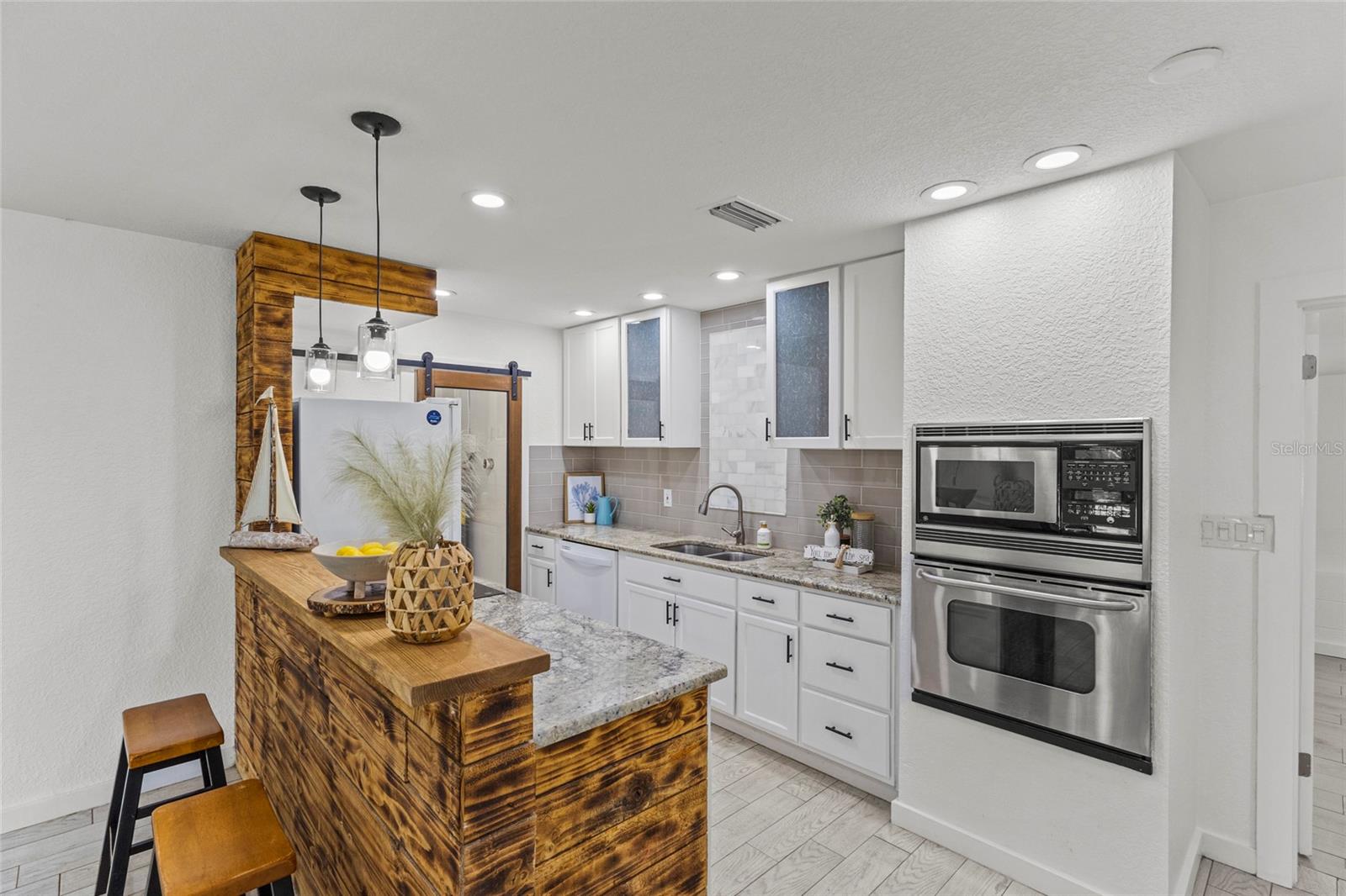 Image 10 of 33 For 4003 36th Street W