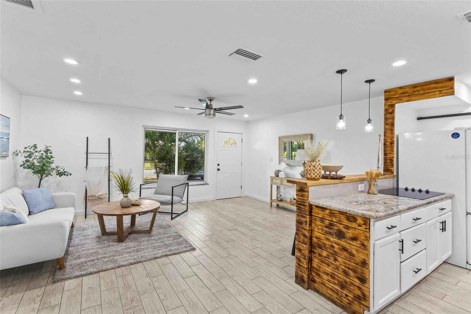 Image 15 of 33 For 4003 36th Street W