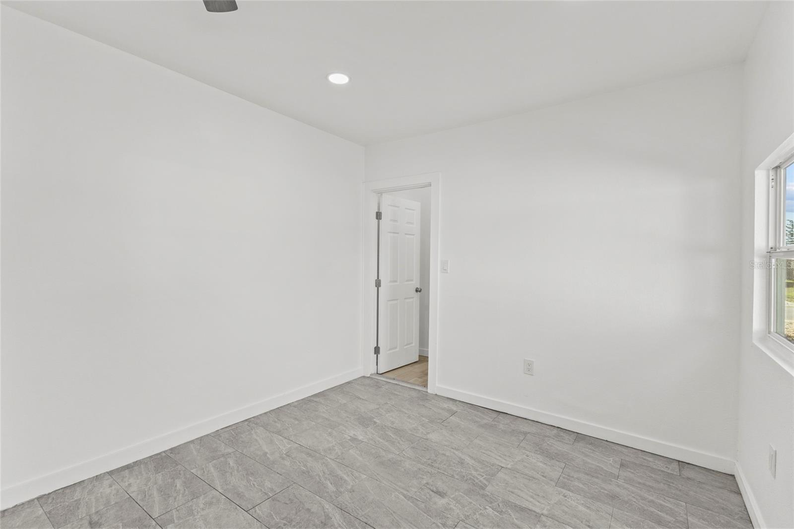 Image 22 of 33 For 4003 36th Street W