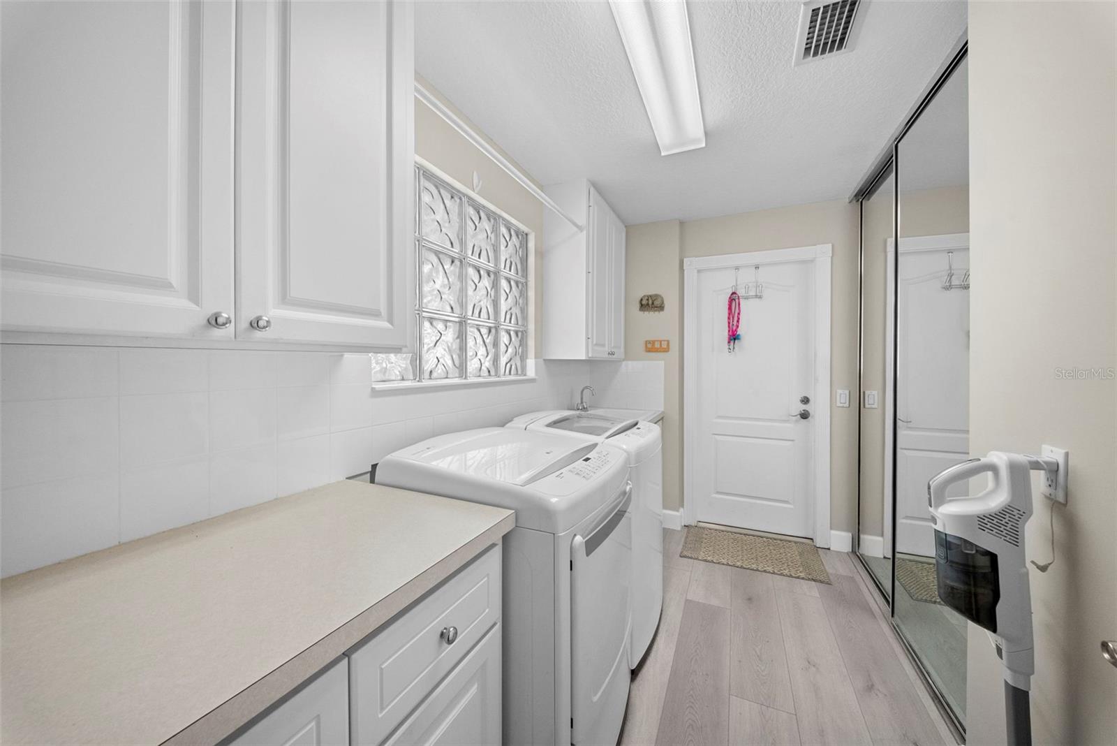 Image 19 of 59 For 5566 Modena Place