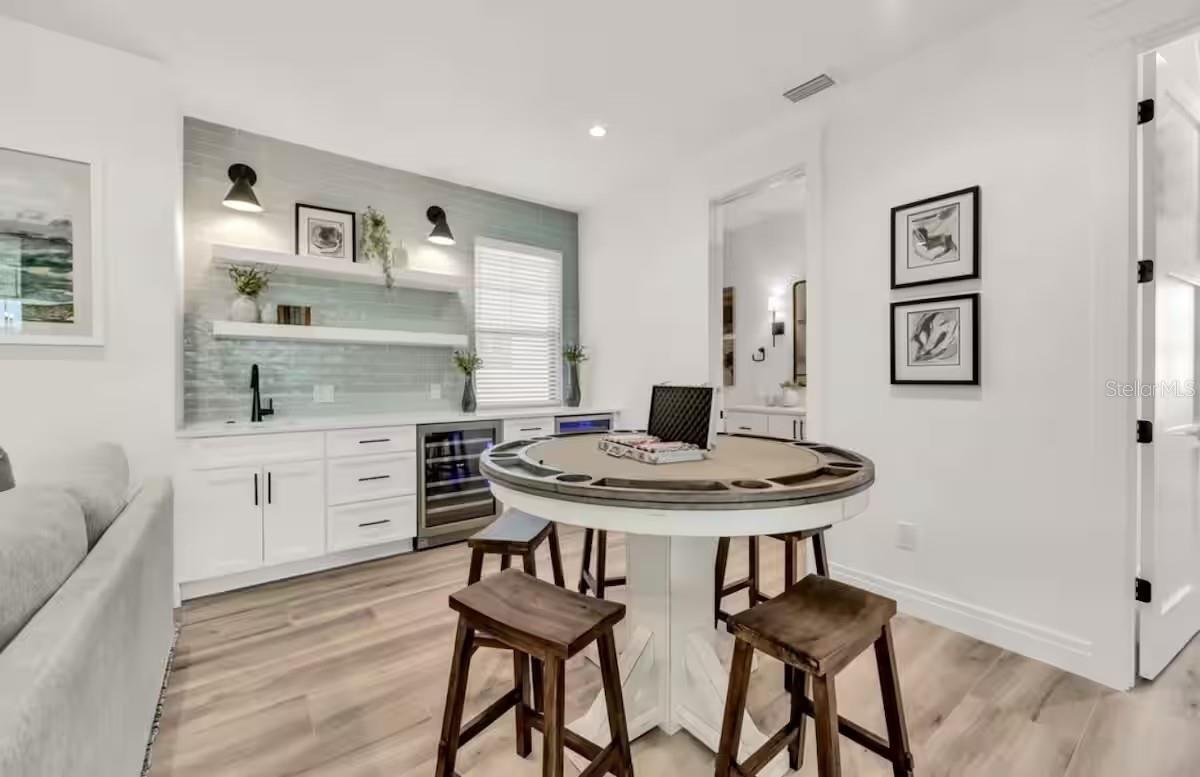 Image 18 of 46 For 85 Avenida Messina