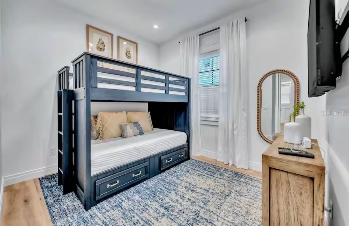 Image 27 of 46 For 85 Avenida Messina