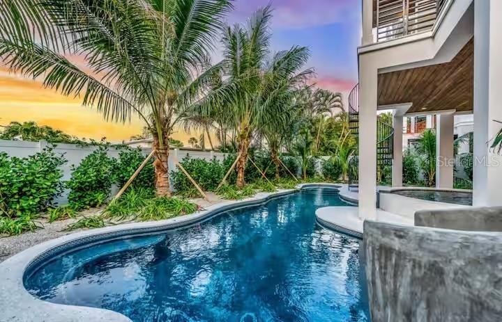 Image 42 of 46 For 85 Avenida Messina