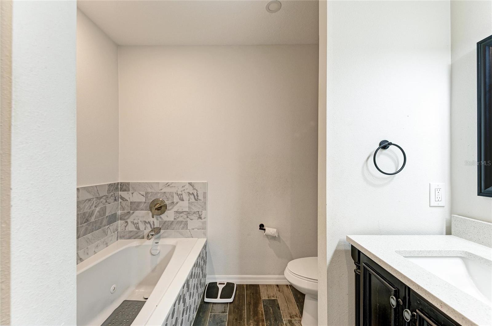 Image 18 of 59 For 2015 22nd Street W