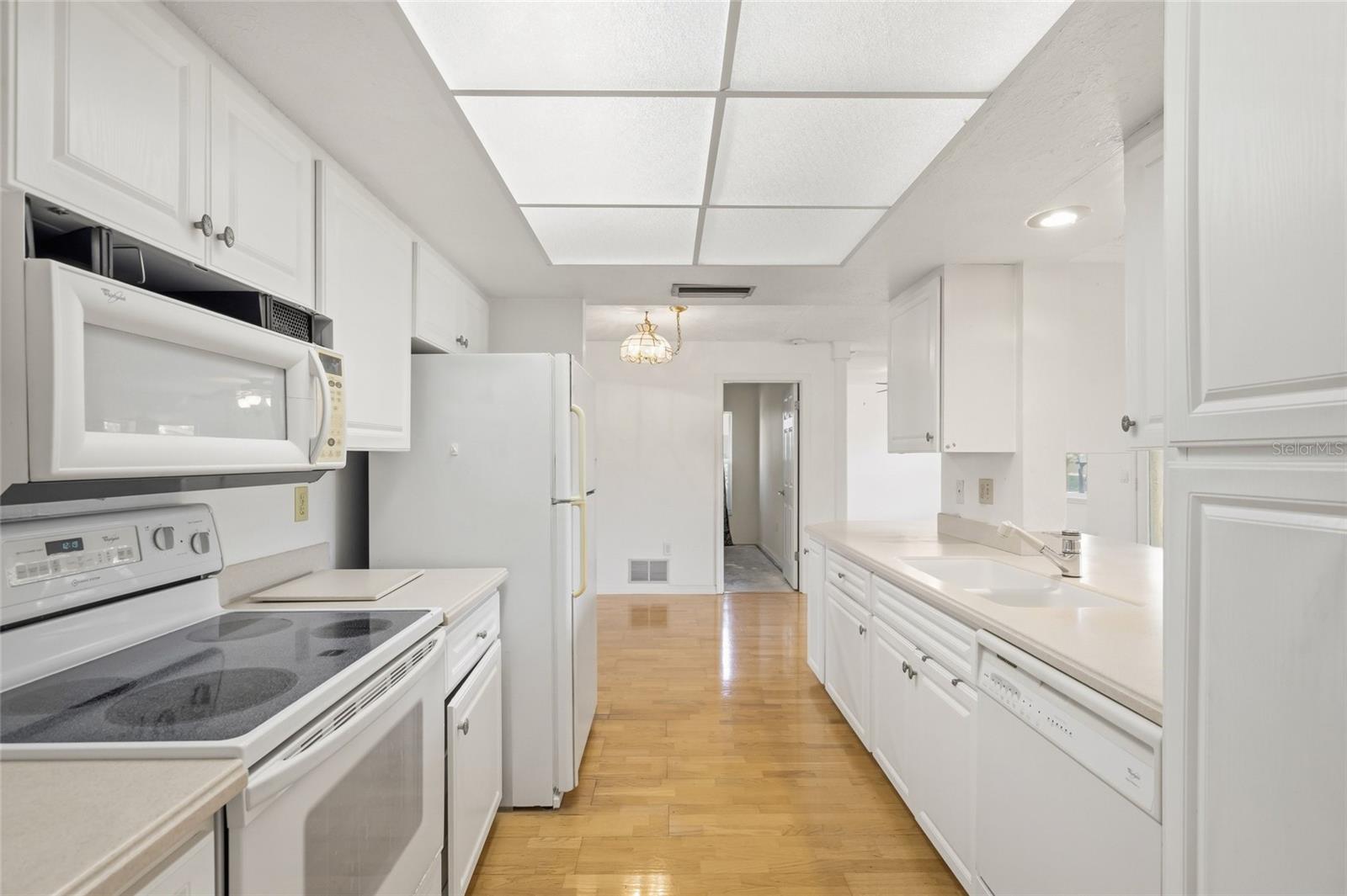 Image 10 of 37 For 4662 Beacon Drive