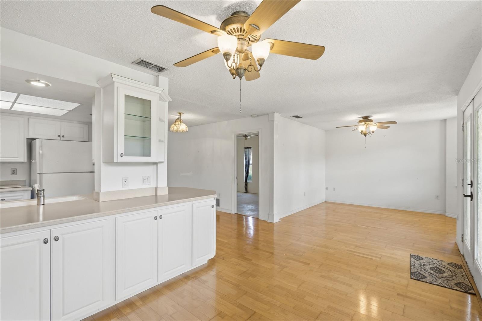 Image 12 of 37 For 4662 Beacon Drive