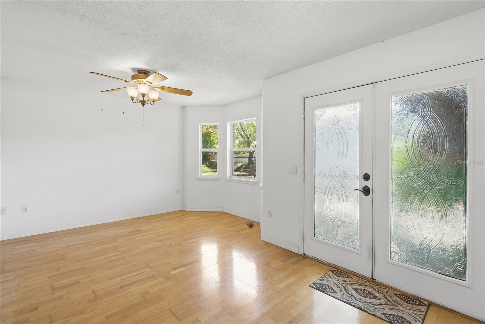 Image 15 of 37 For 4662 Beacon Drive