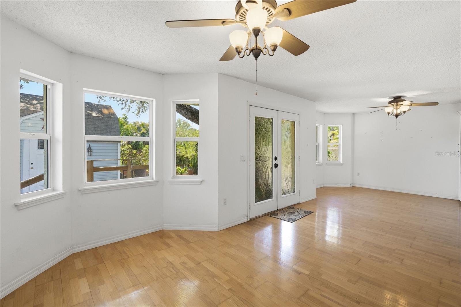 Image 16 of 37 For 4662 Beacon Drive