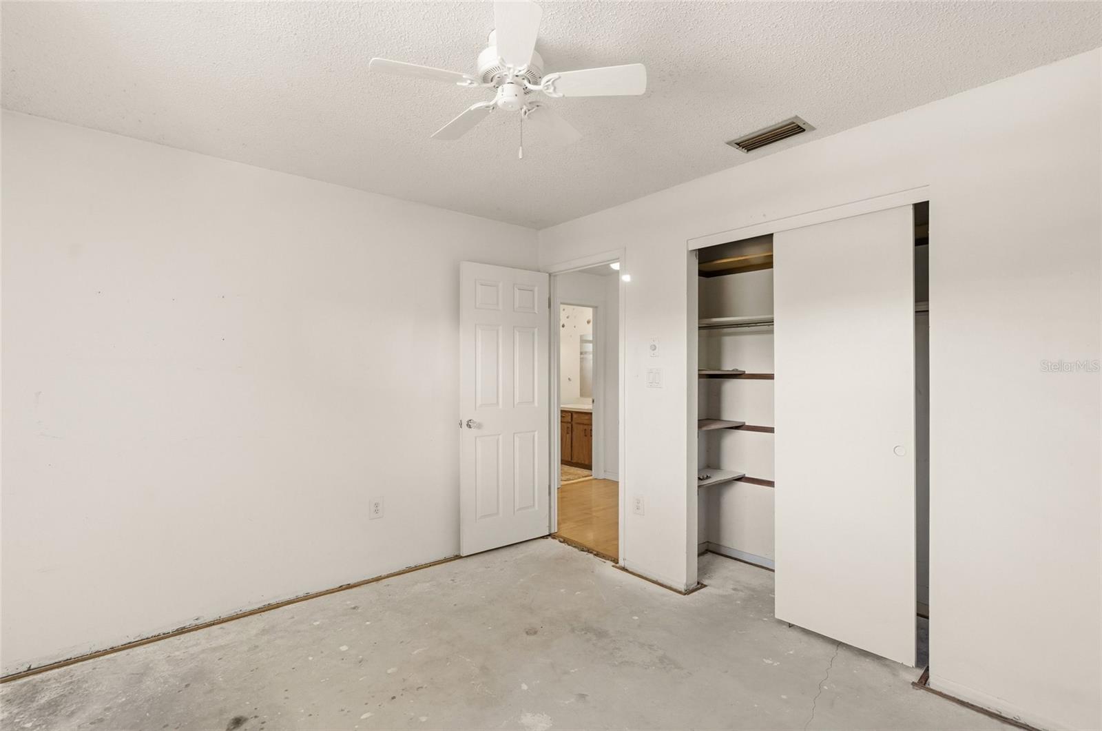 Image 22 of 37 For 4662 Beacon Drive