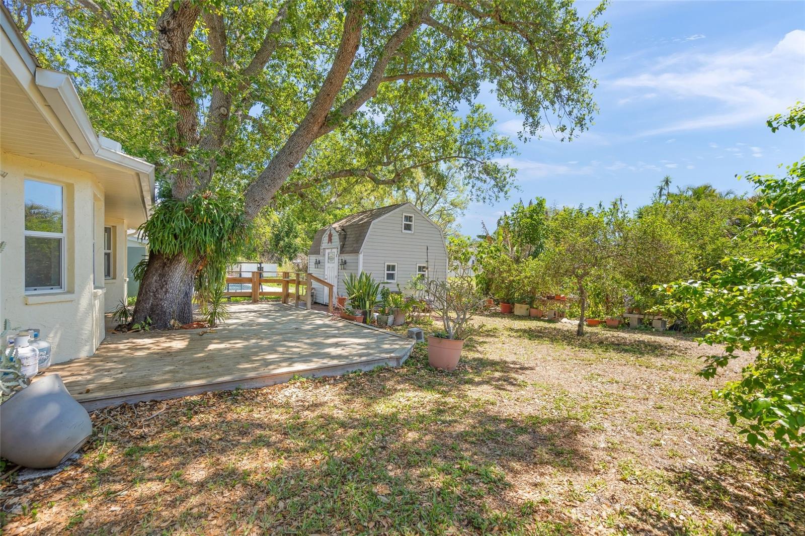 Image 31 of 37 For 4662 Beacon Drive