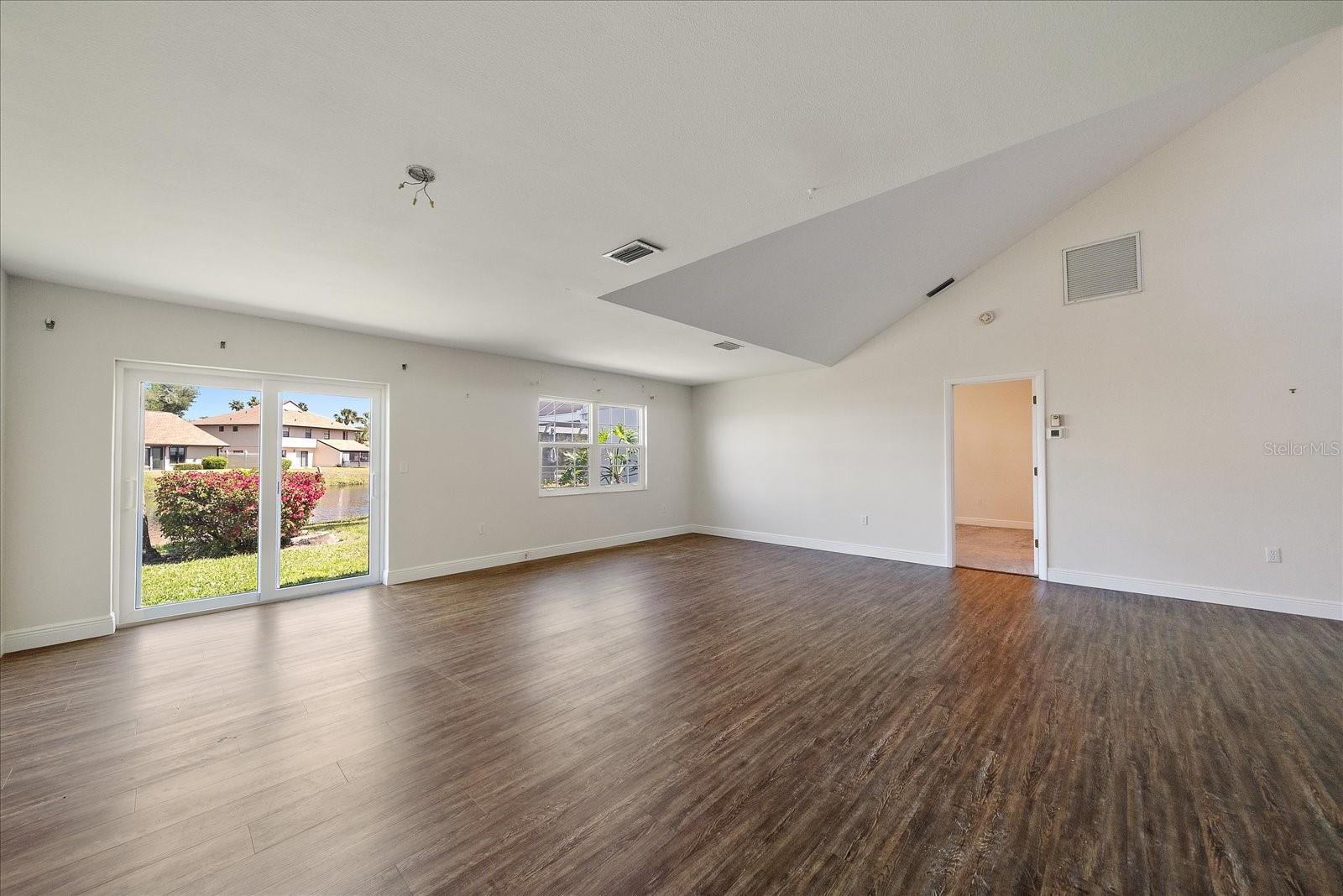 Image 10 of 42 For 3527 52nd Avenue W