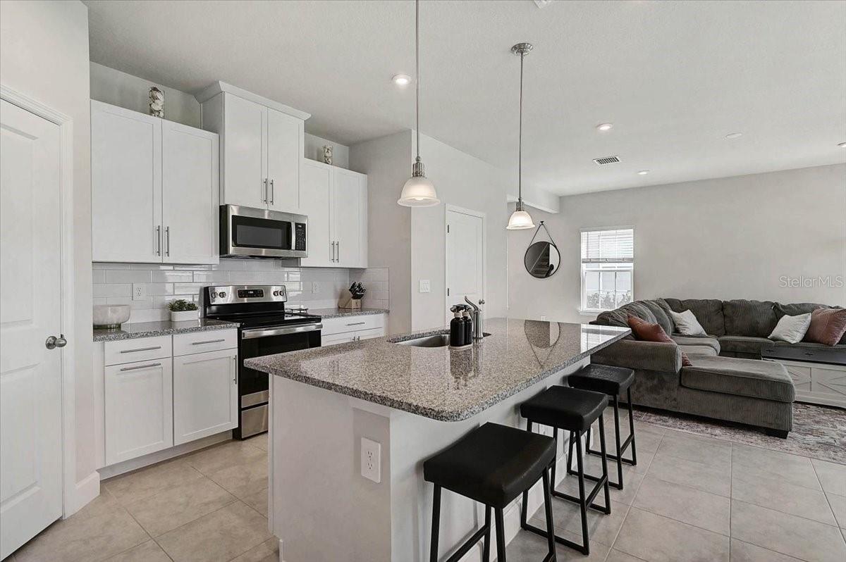 Image 10 of 49 For 14023 Crimson Avenue