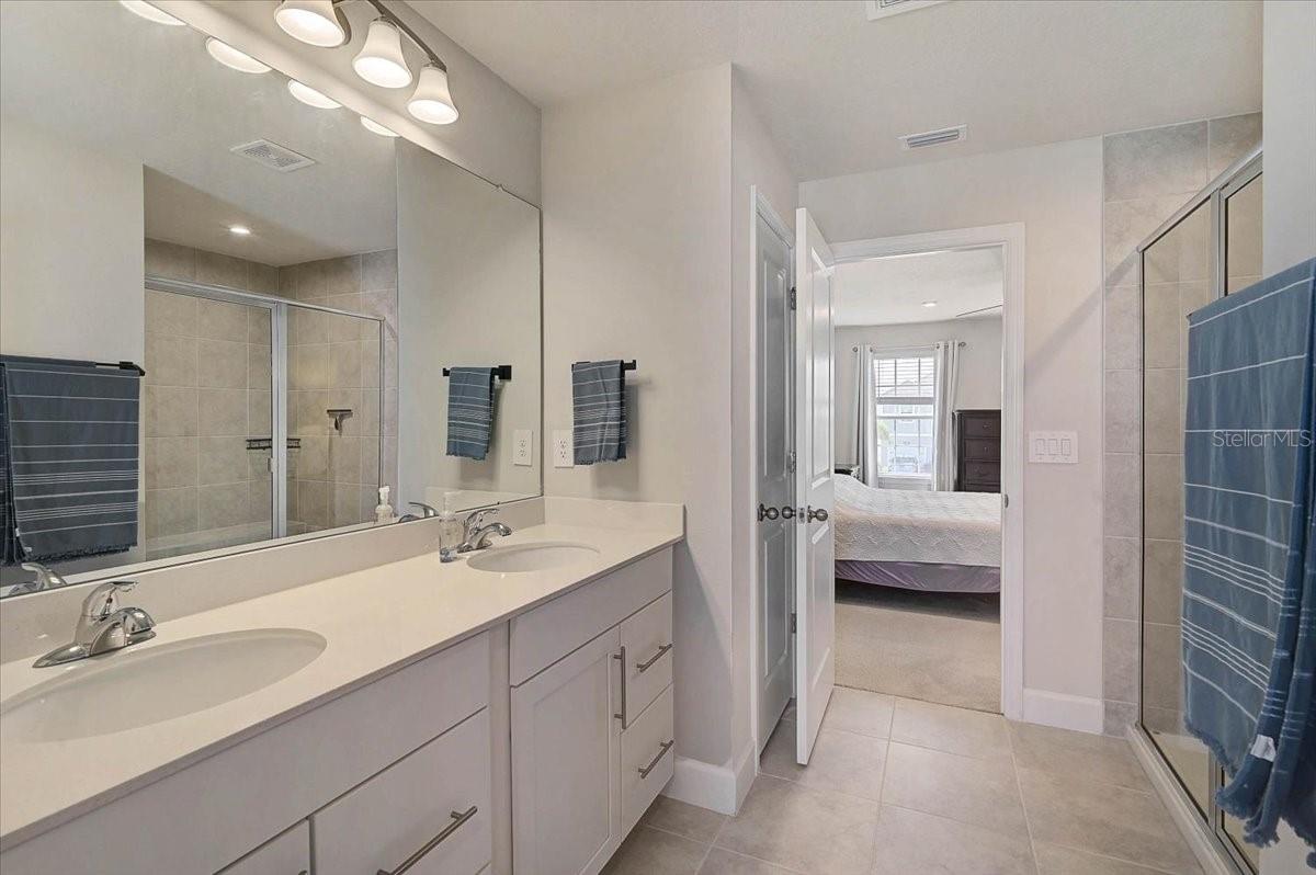 Image 15 of 49 For 14023 Crimson Avenue