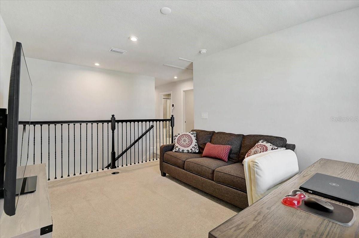 Image 19 of 49 For 14023 Crimson Avenue