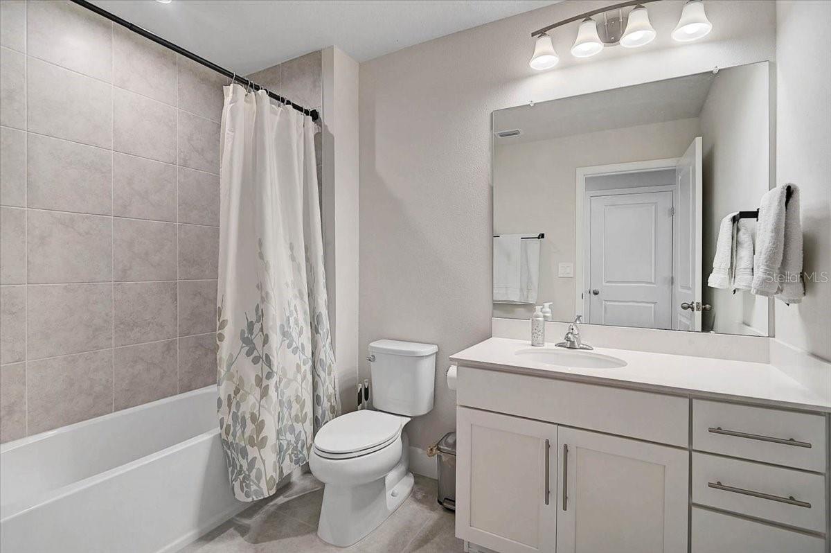 Image 21 of 49 For 14023 Crimson Avenue