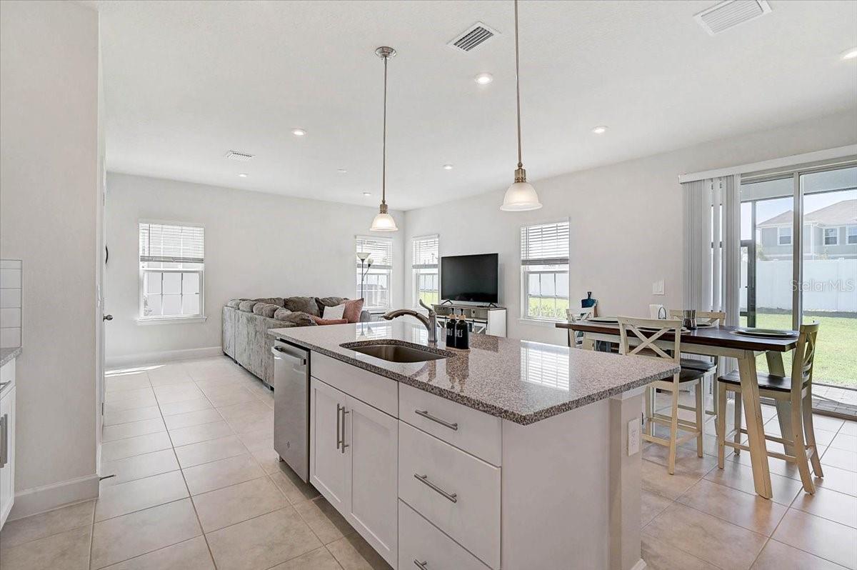 Image 8 of 49 For 14023 Crimson Avenue