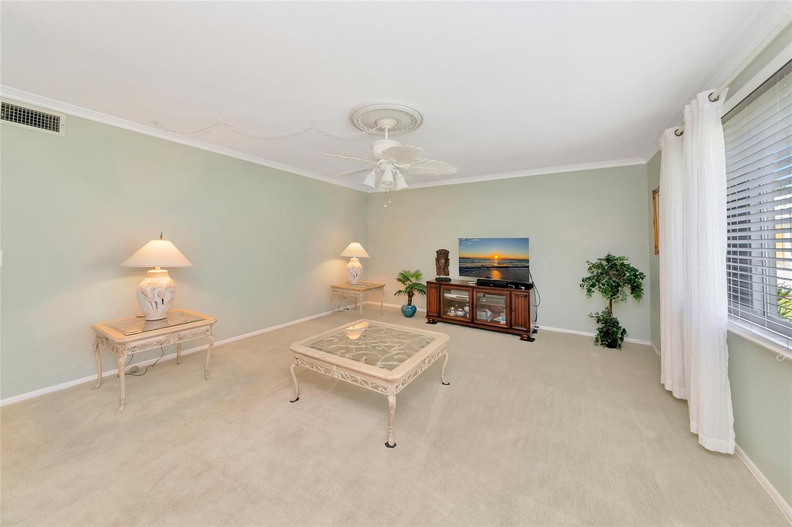 Image 15 of 39 For 1807 University Place 151