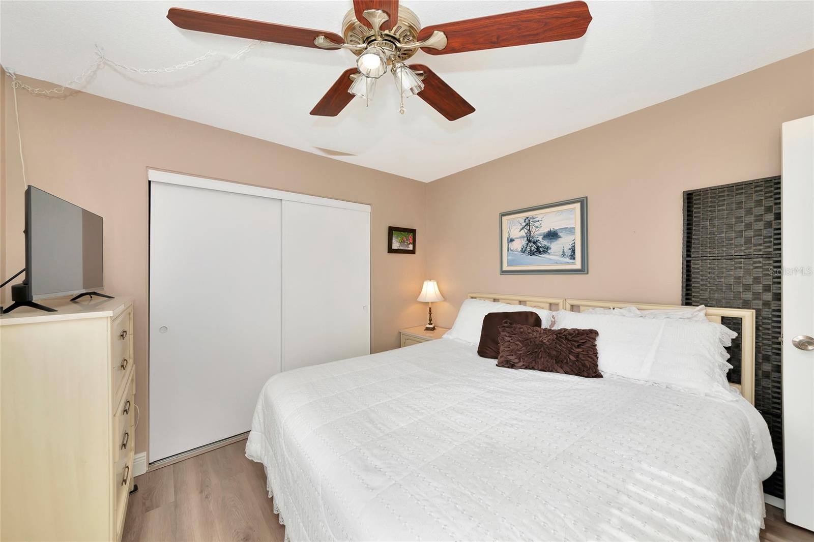 Image 28 of 39 For 1807 University Place 151