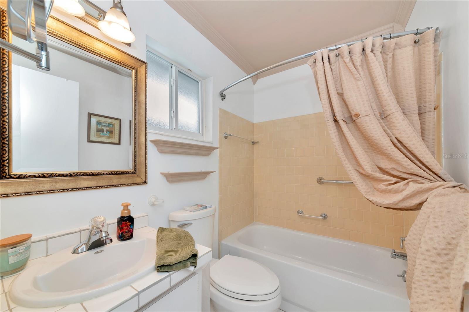 Image 31 of 39 For 1807 University Place 151