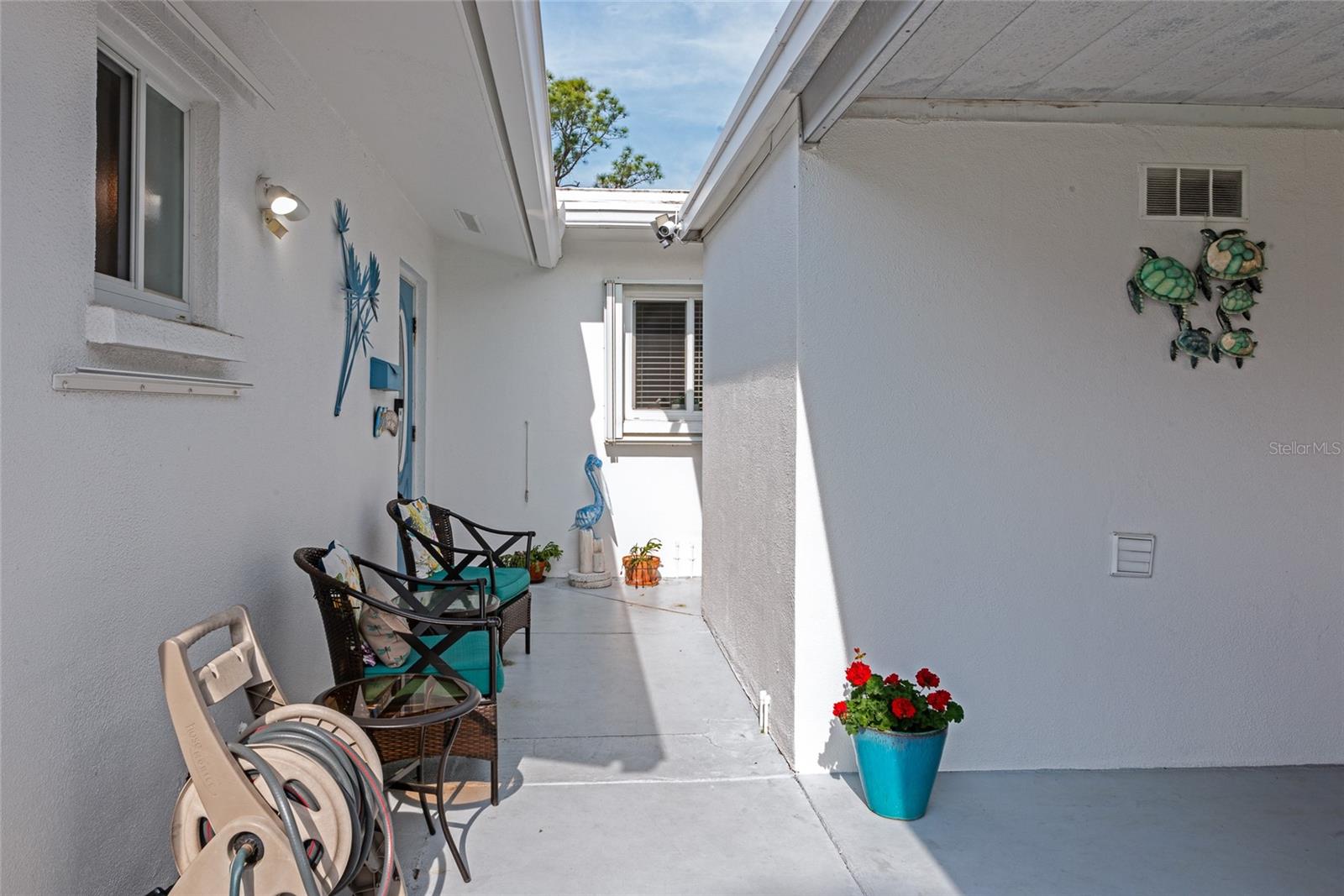 Image 5 of 39 For 1807 University Place 151