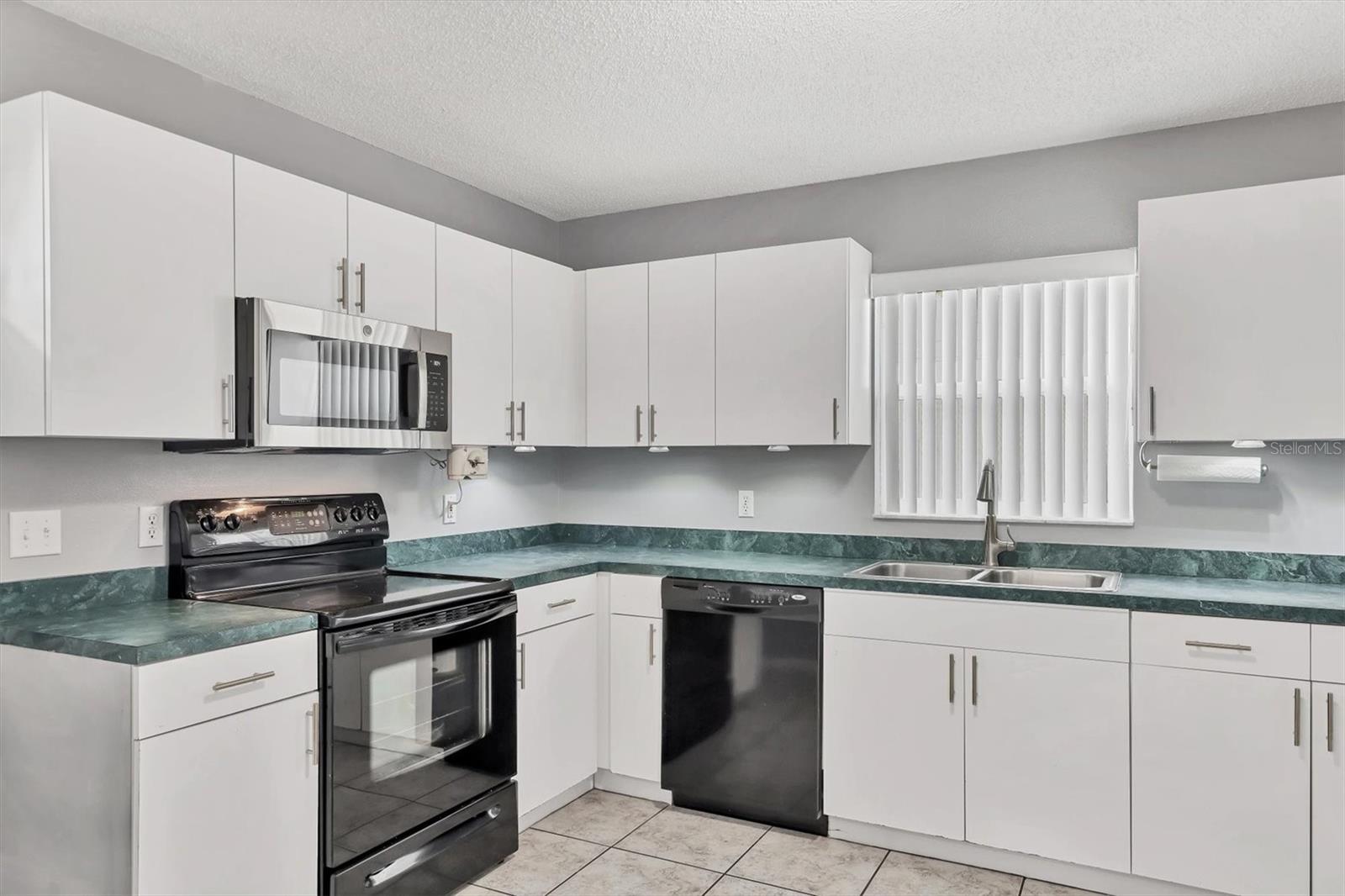 Image 10 of 35 For 2715 52nd Avenue Terrace W