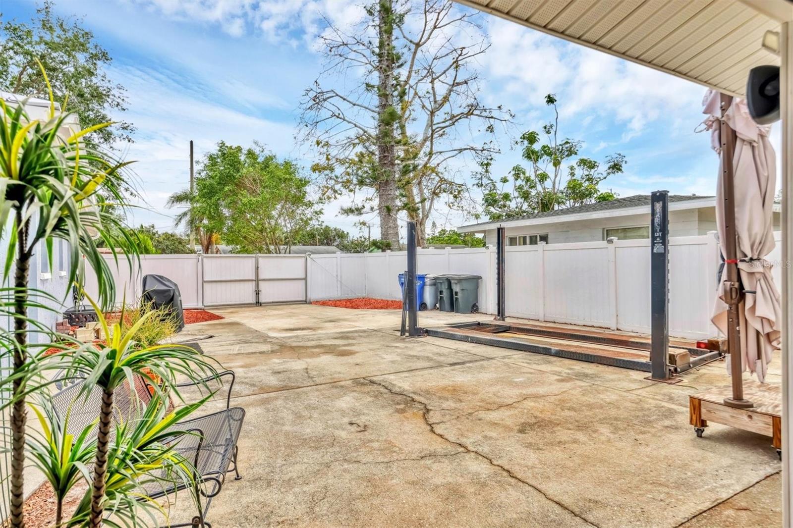 Image 29 of 35 For 2715 52nd Avenue Terrace W