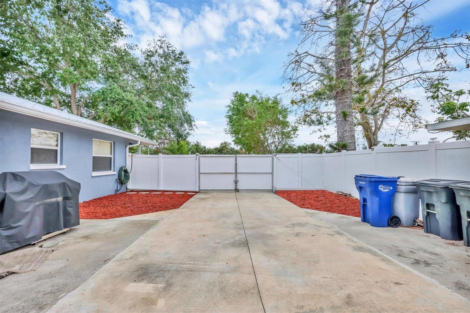 Image 30 of 35 For 2715 52nd Avenue Terrace W