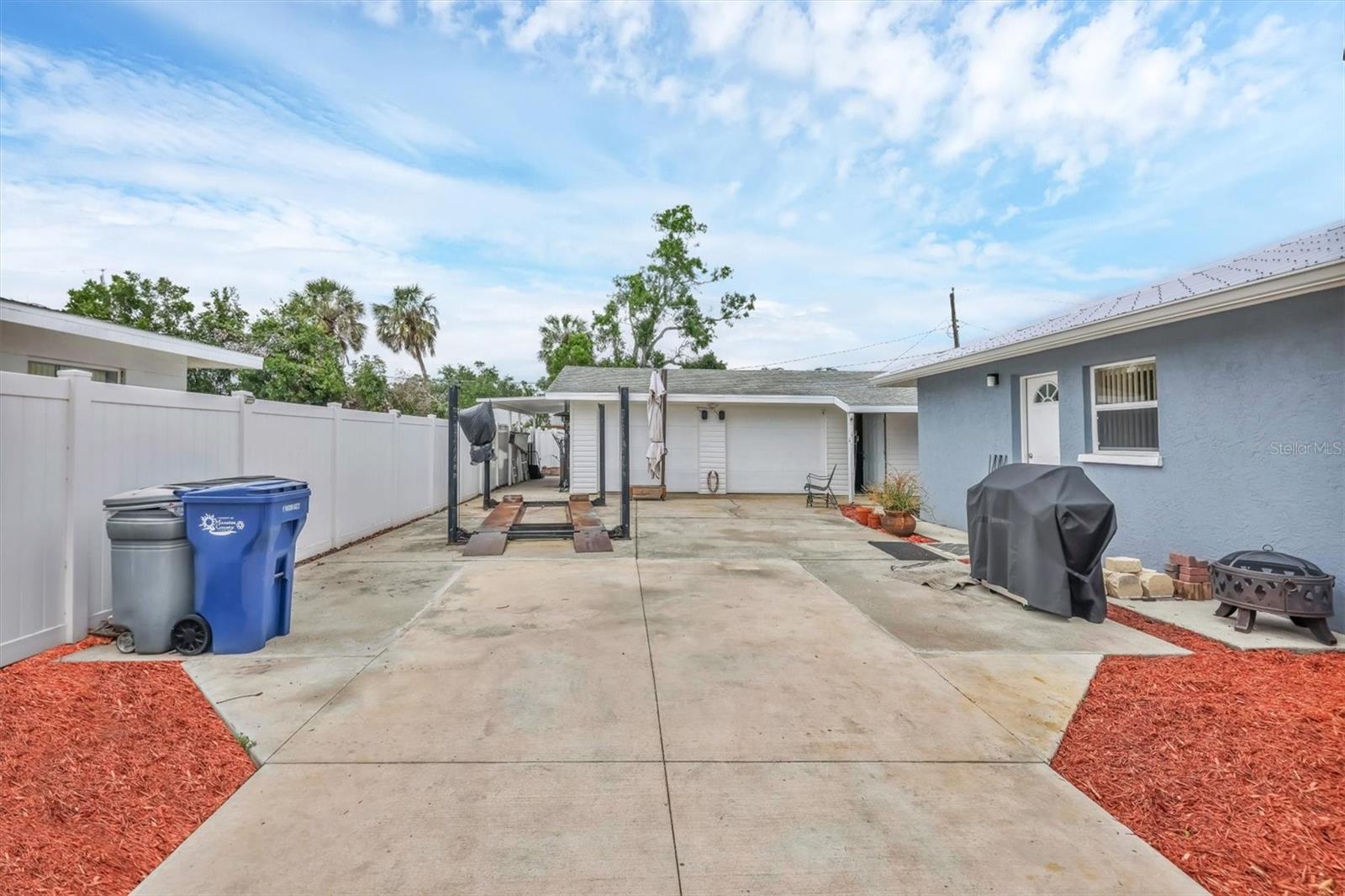 Image 31 of 35 For 2715 52nd Avenue Terrace W