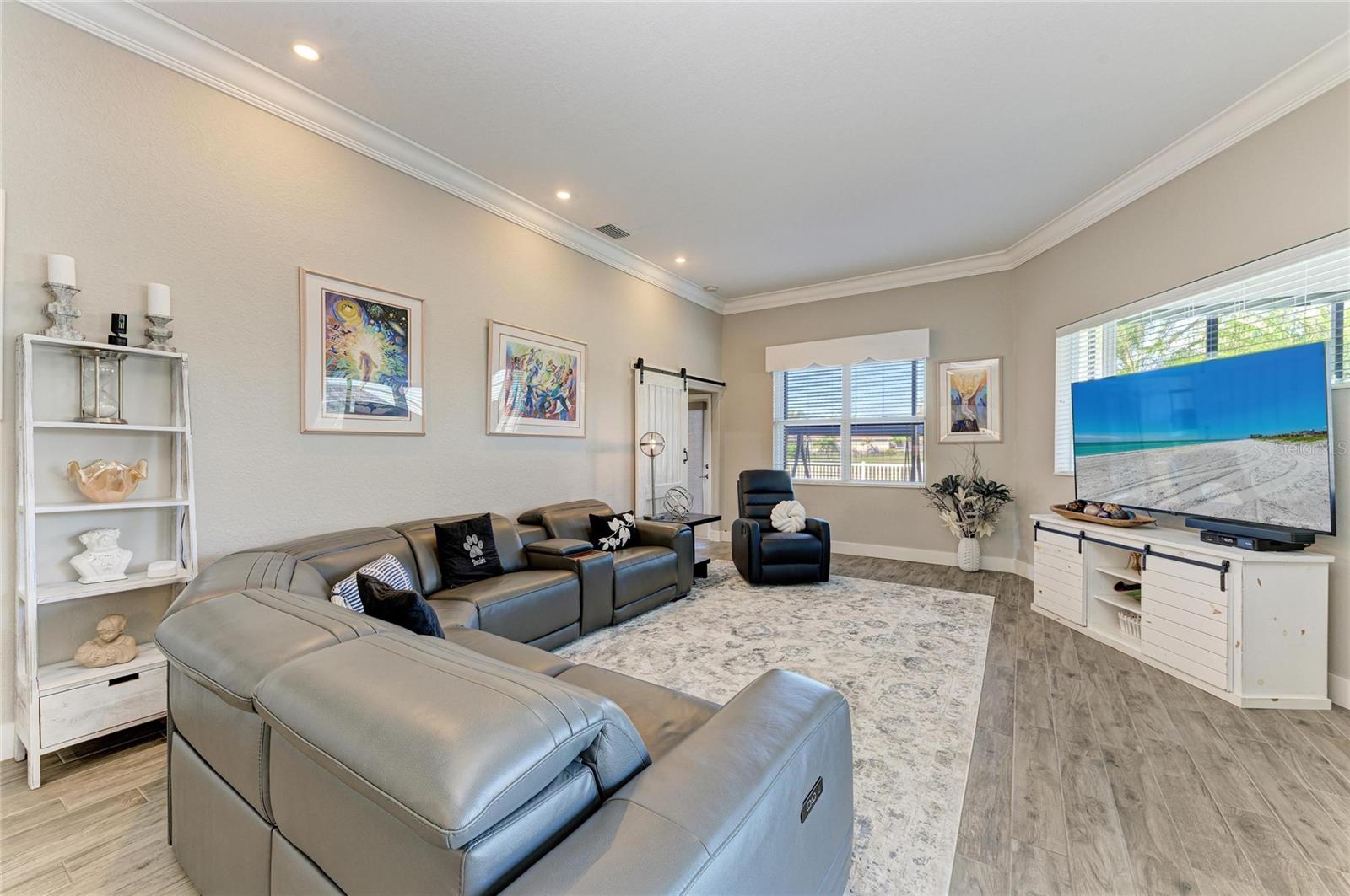 Image 26 of 98 For 270 Petrel Trail