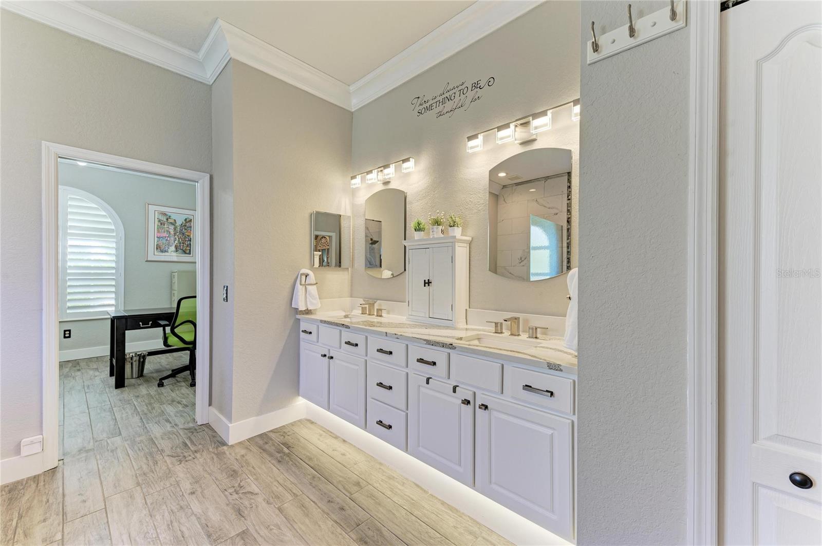 Image 36 of 98 For 270 Petrel Trail