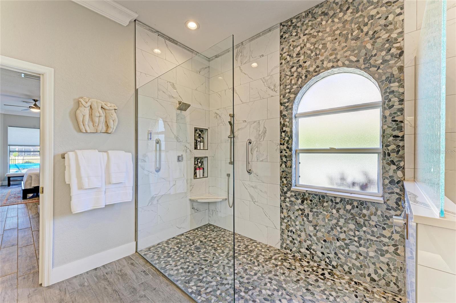 Image 37 of 98 For 270 Petrel Trail