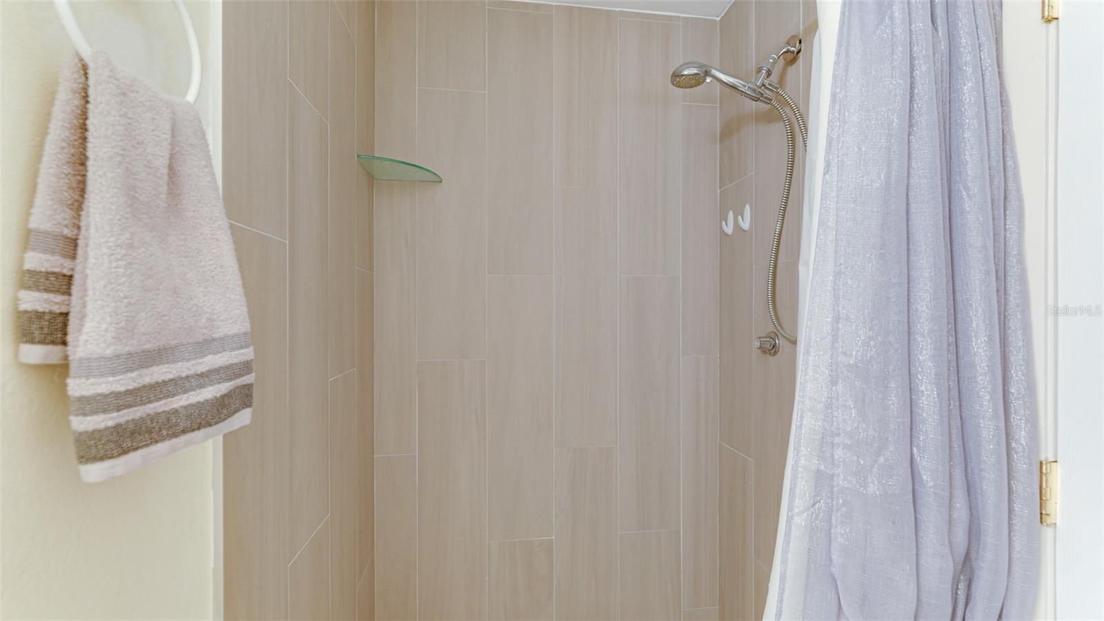 Image 17 of 39 For 4591 Mohican Trail 137