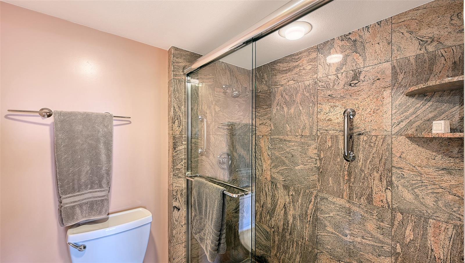 Image 16 of 41 For 1085 Gulf Of Mexico Drive 404