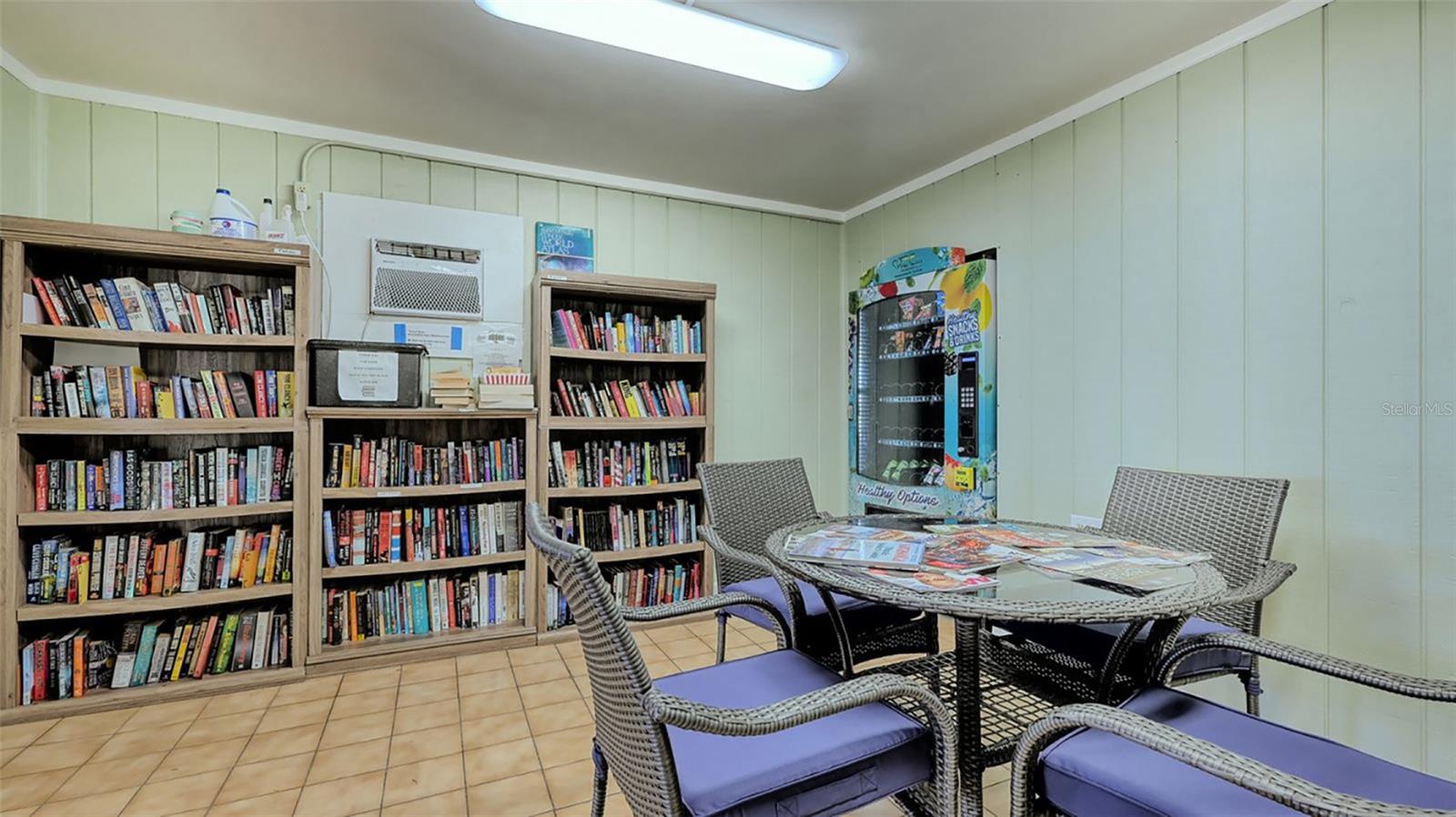 Image 28 of 41 For 1085 Gulf Of Mexico Drive 404