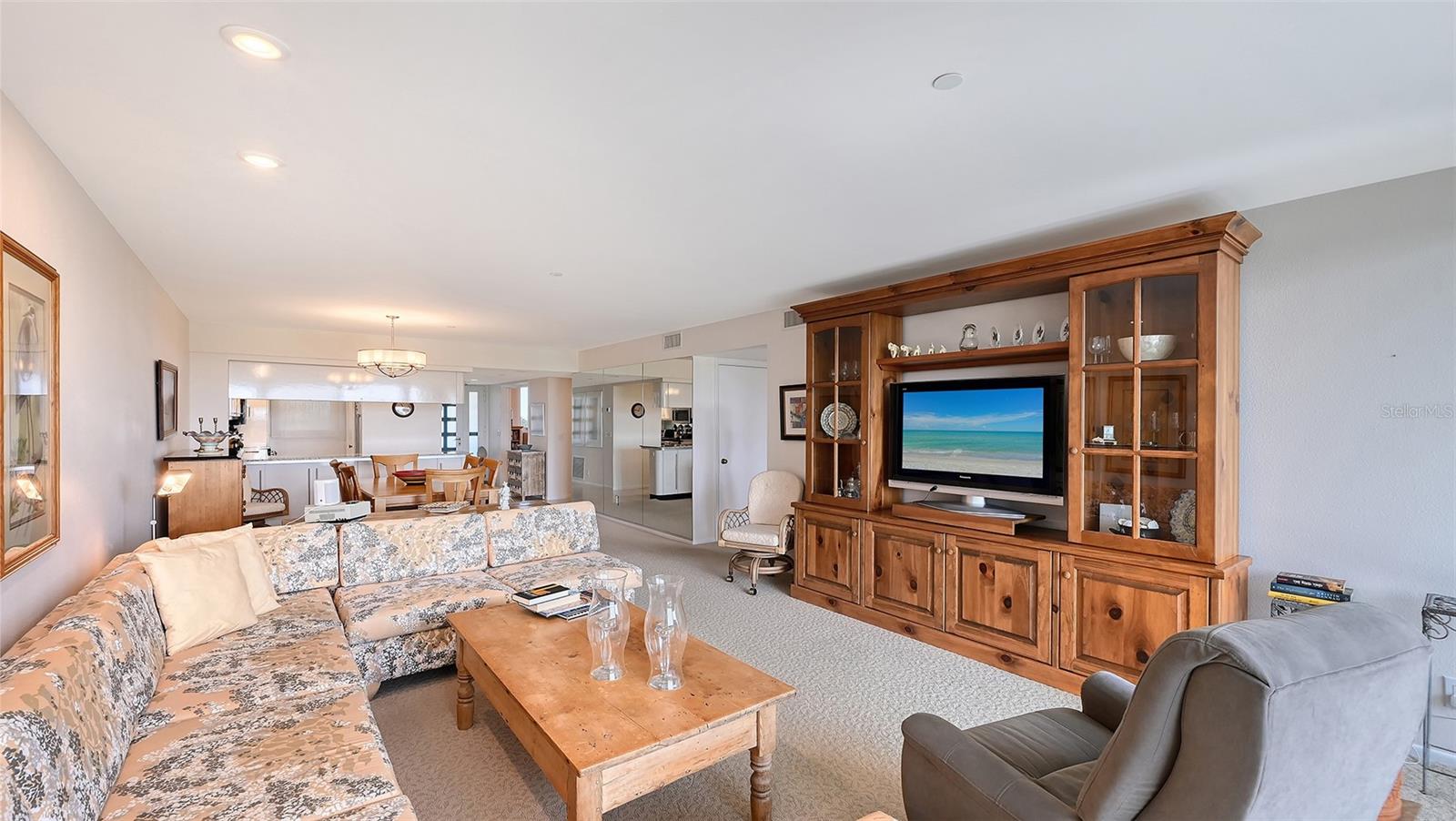 Image 5 of 41 For 1085 Gulf Of Mexico Drive 404