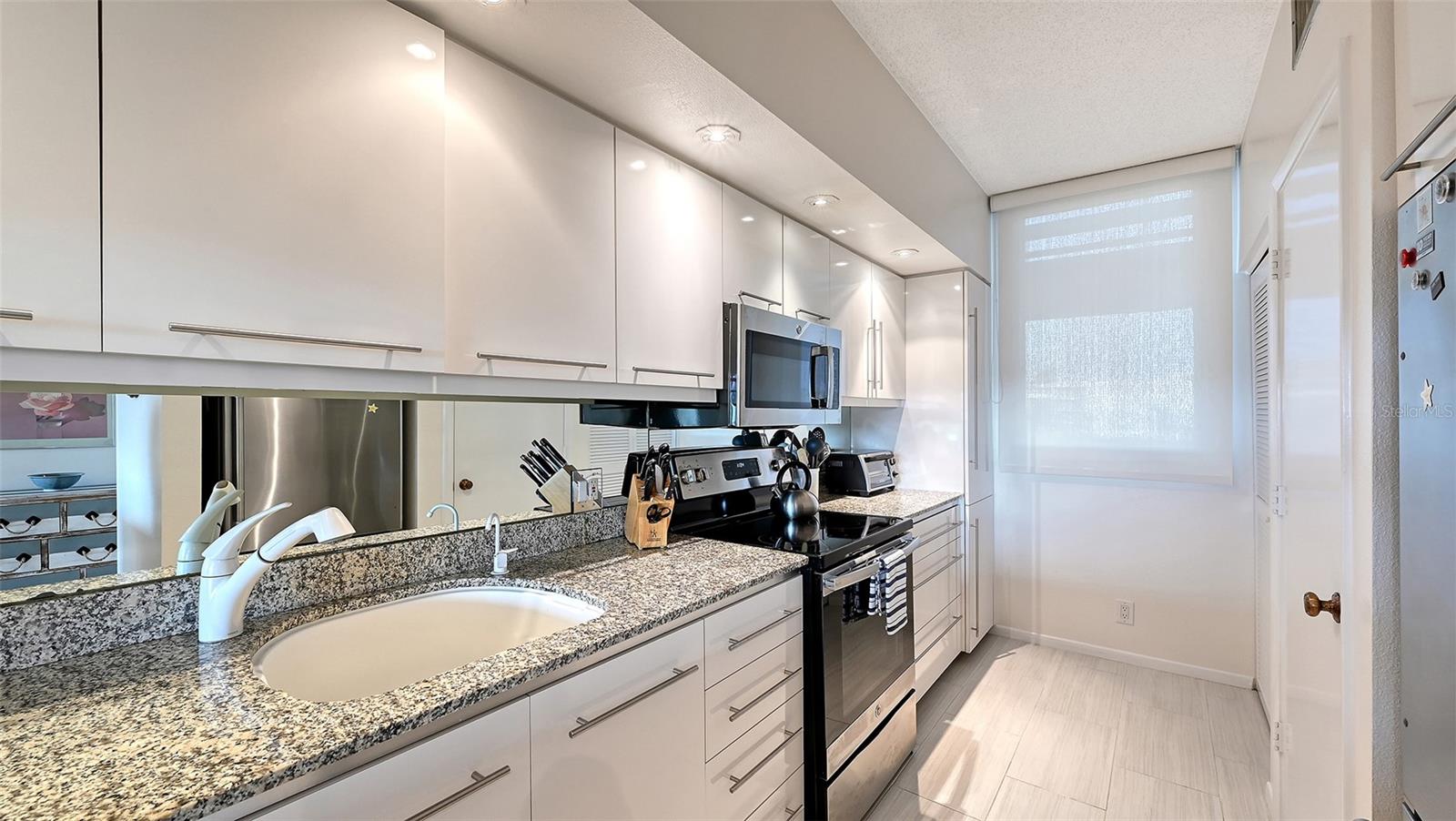 Image 9 of 41 For 1085 Gulf Of Mexico Drive 404