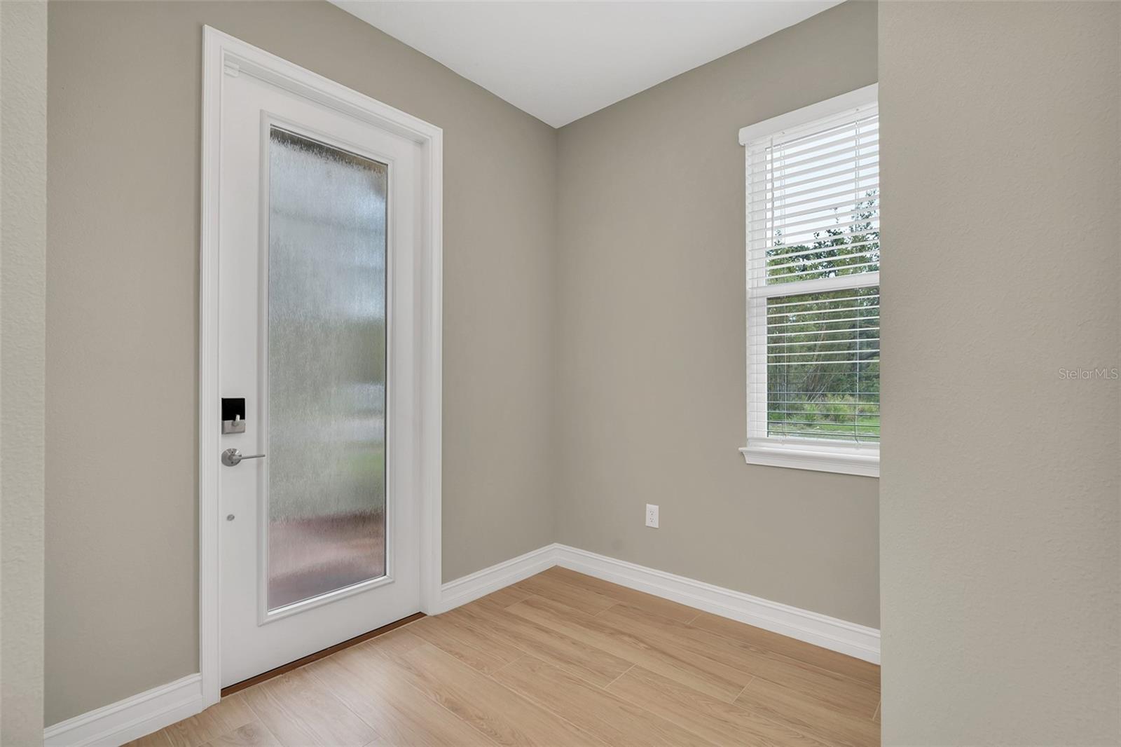 Image 21 of 54 For 2217 6th Street E