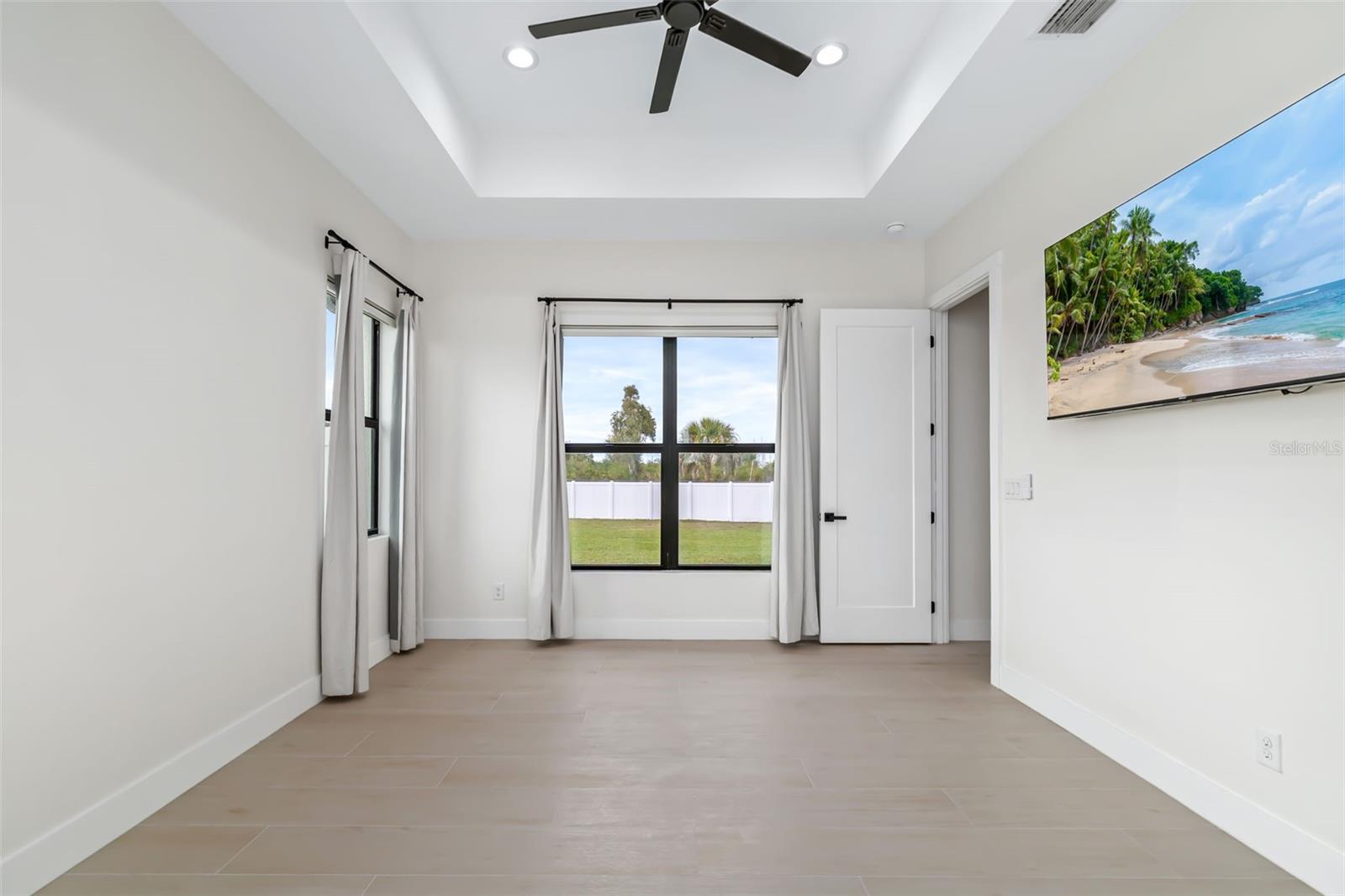 Image 13 of 32 For 4 River Ct  