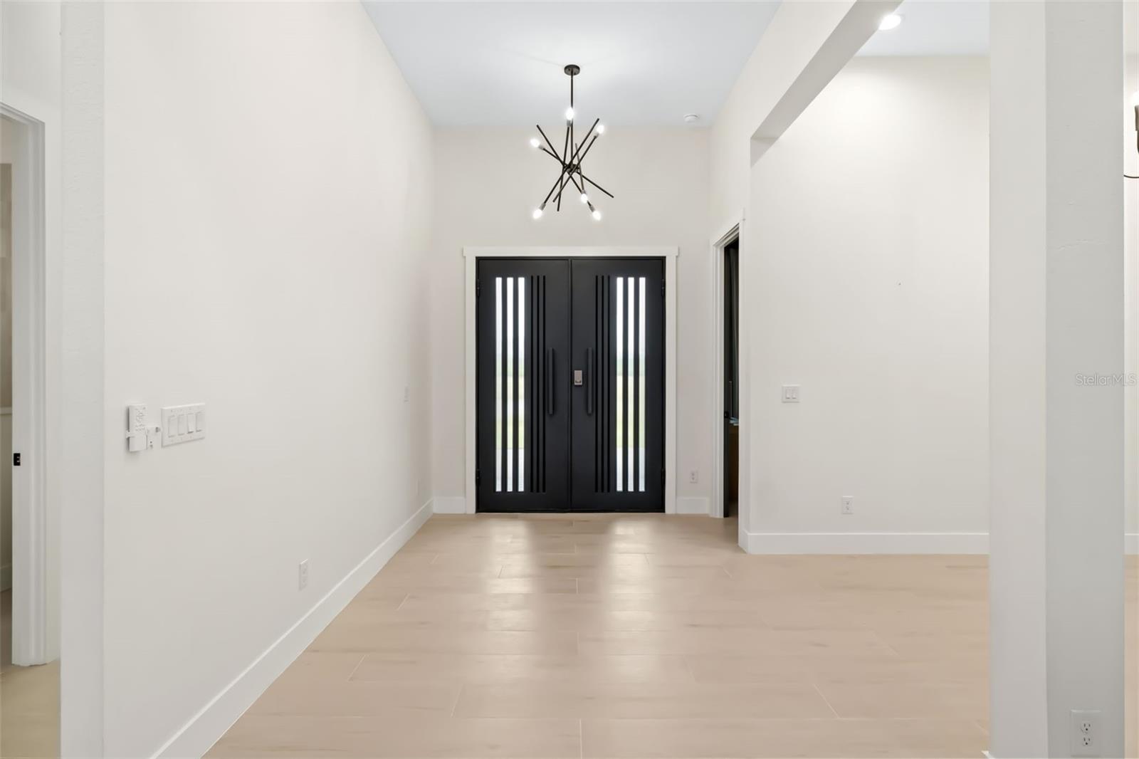 Image 22 of 32 For 4 River Ct  