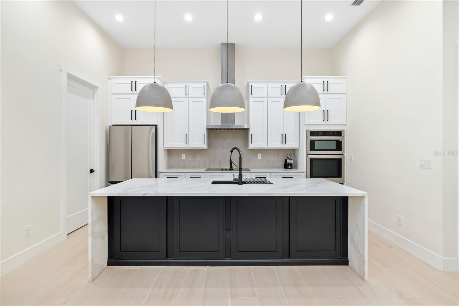 Image 8 of 32 For 4 River Ct  