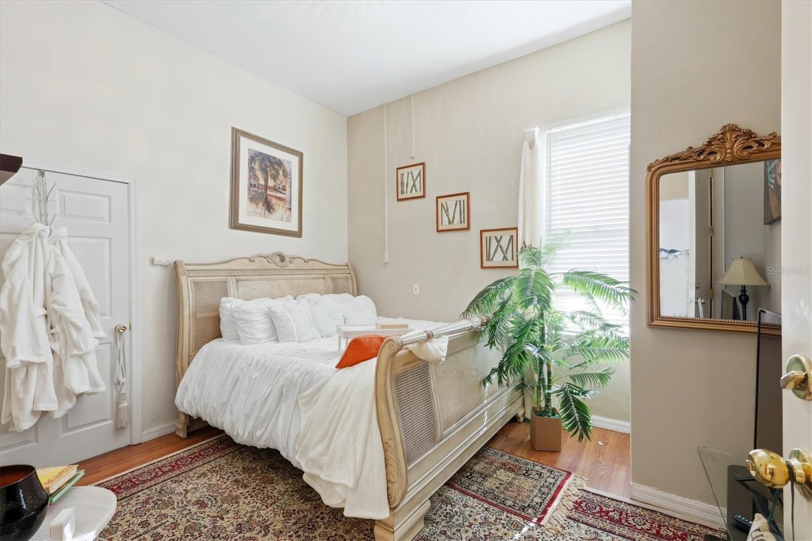Image 23 of 44 For 1007 3rd Street E