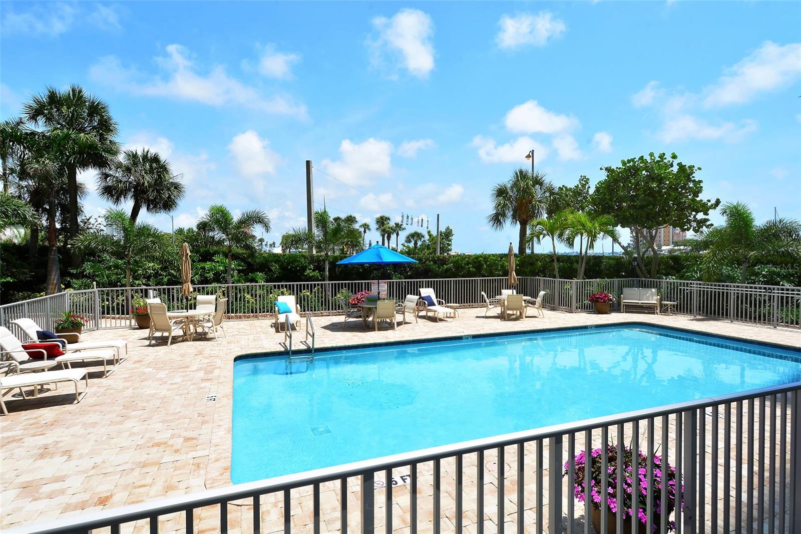 Image 26 of 41 For 1111 Gulfstream Avenue 10e