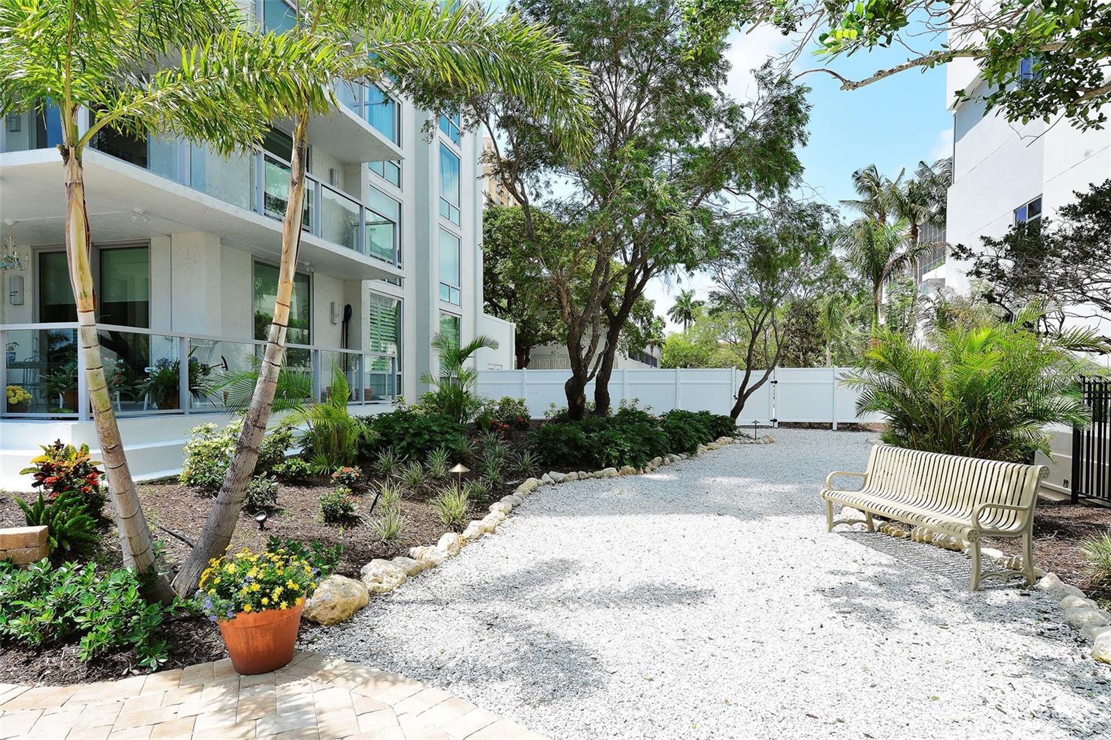 Image 28 of 41 For 1111 Gulfstream Avenue 10e