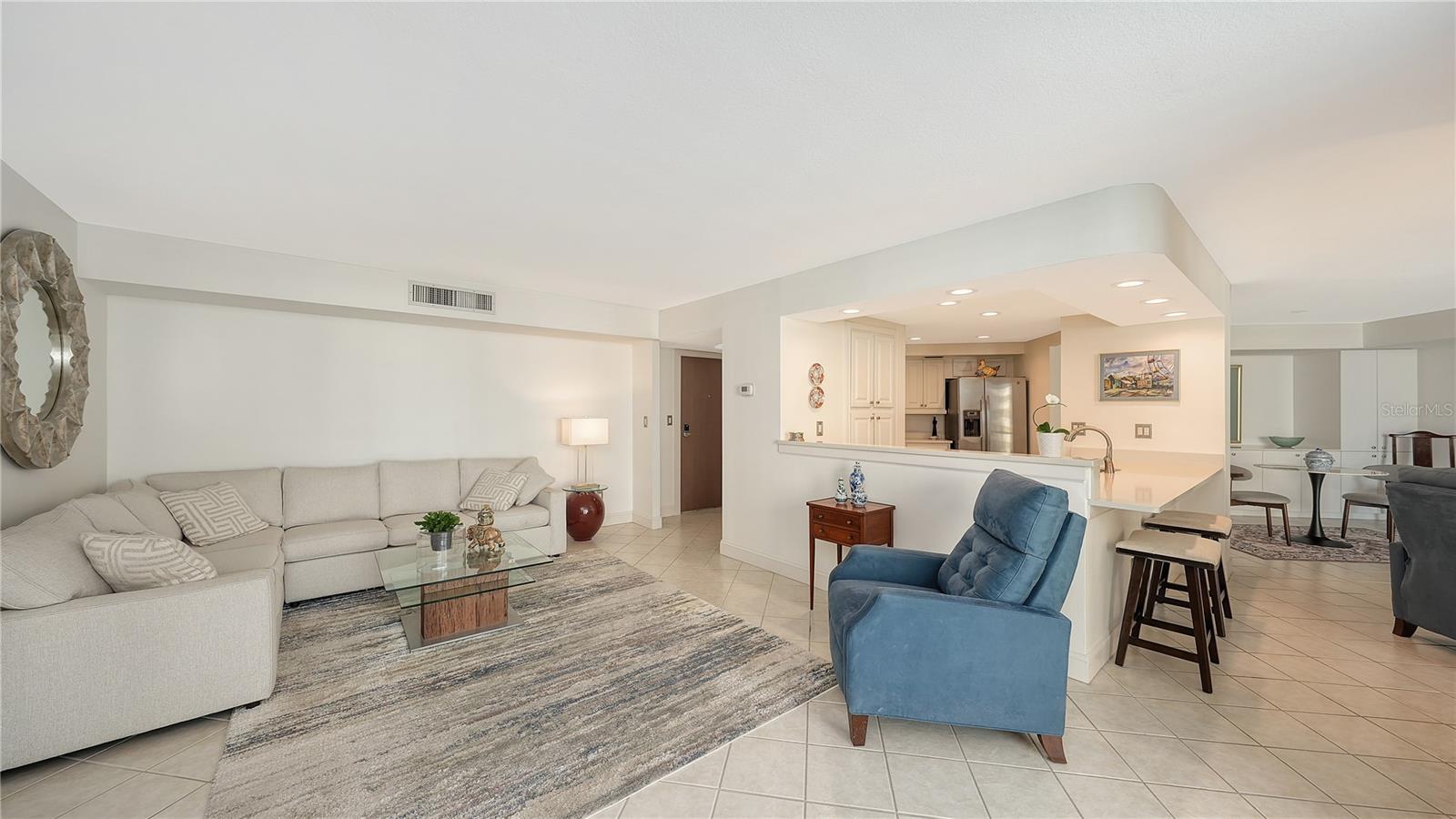 Image 3 of 41 For 1111 Gulfstream Avenue 10e