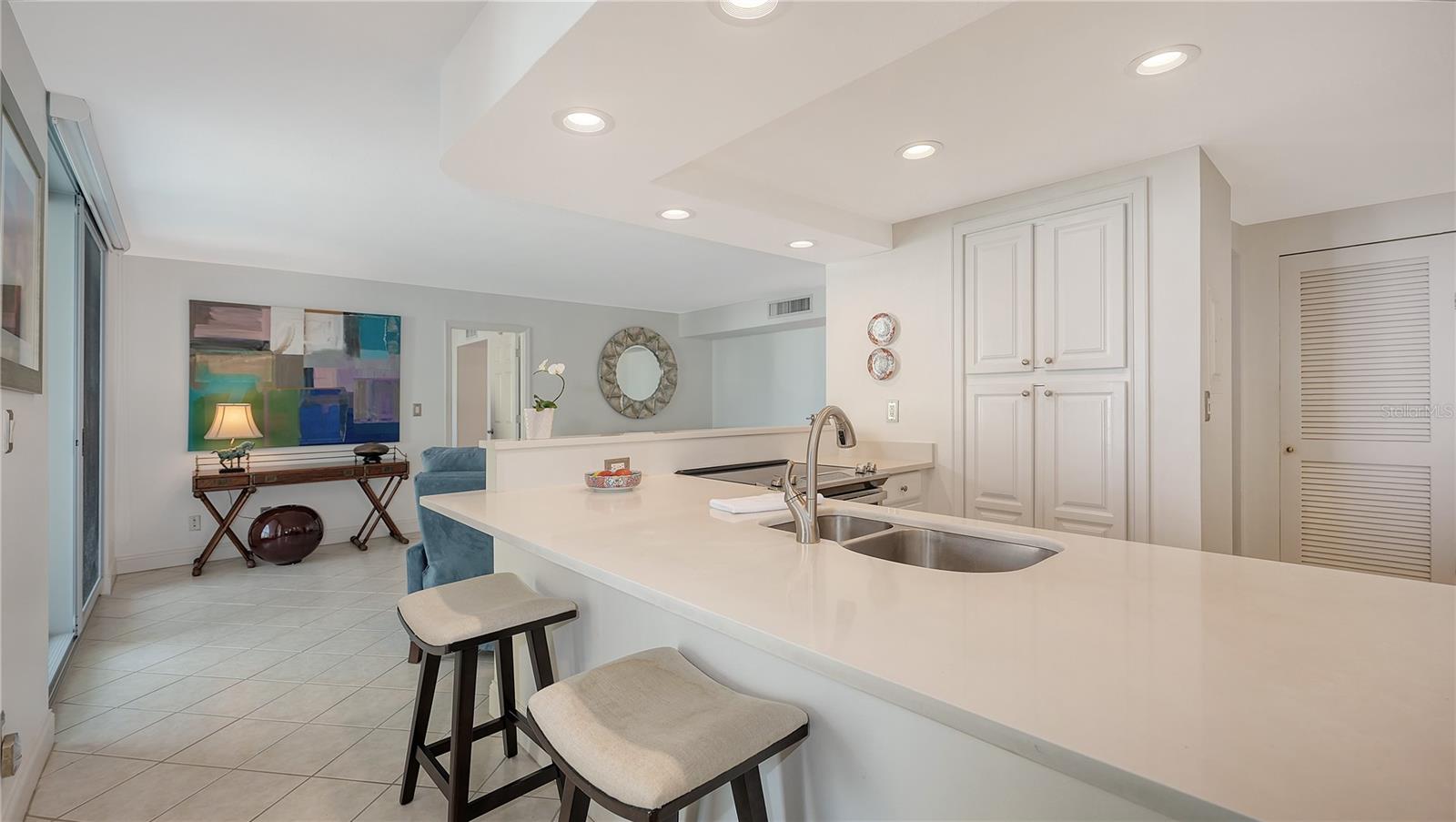 Image 9 of 41 For 1111 Gulfstream Avenue 10e