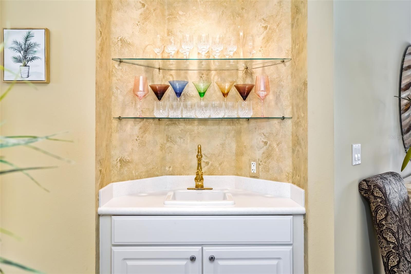 Image 21 of 64 For 1280 Dolphin Bay Way 504