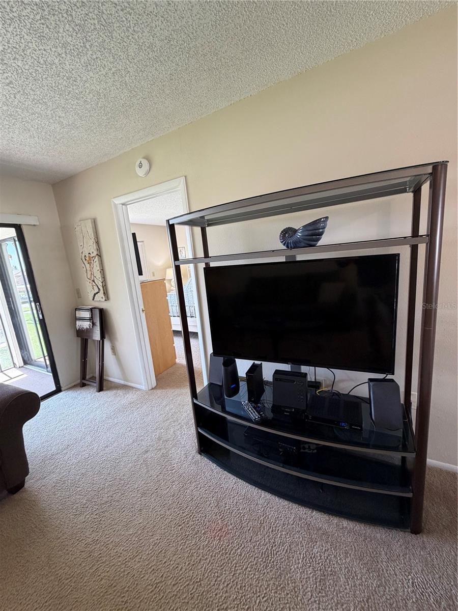 Image 13 of 38 For 204 Windward Place 36